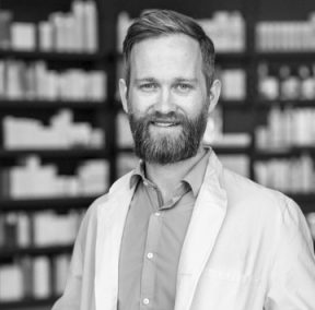 Dr. Dennis Stracke